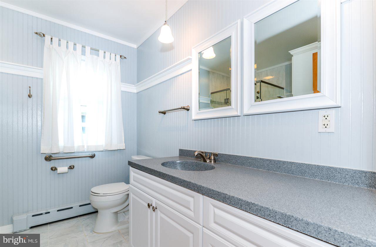 STRATHCONA HILLS - Residential