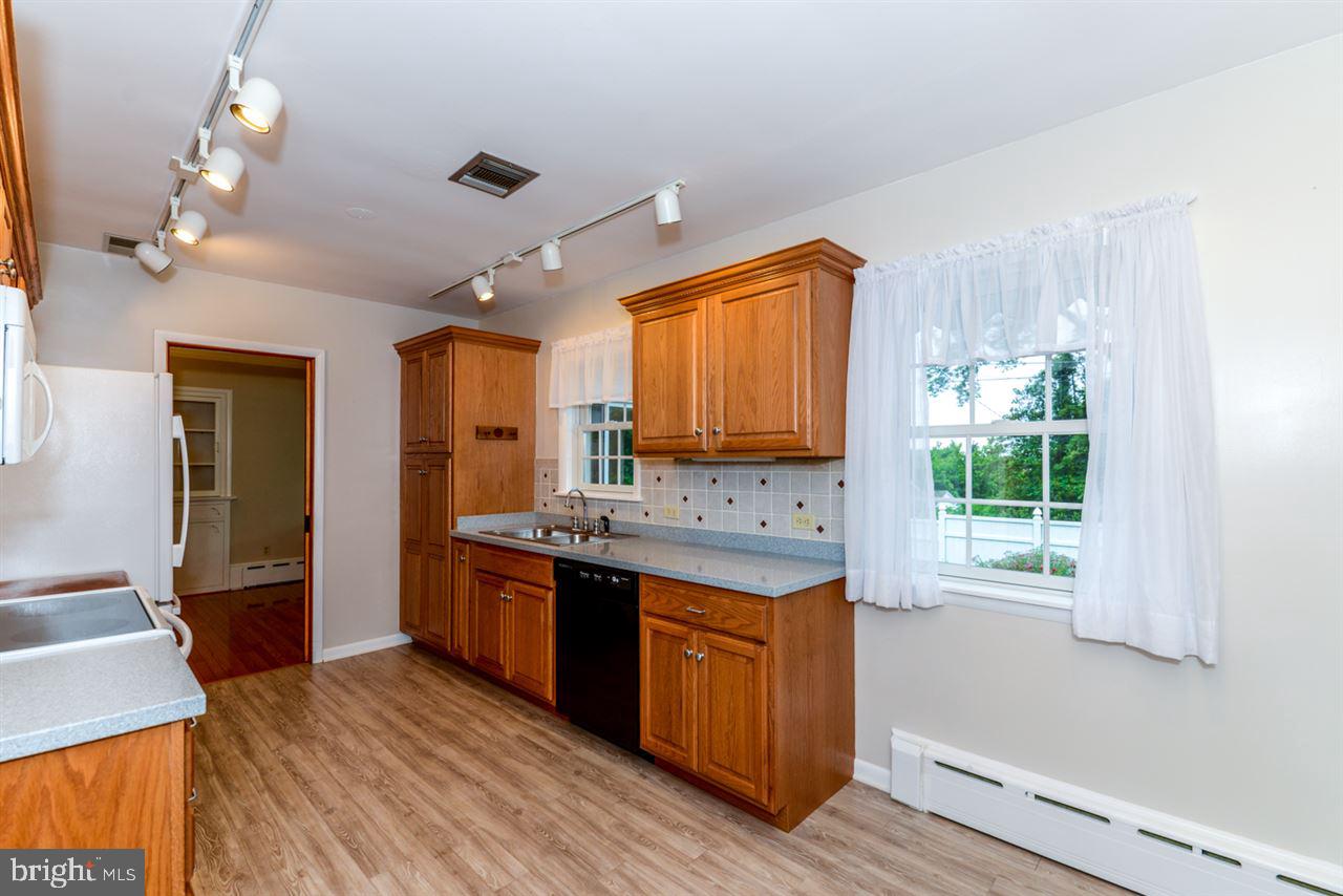 STRATHCONA HILLS - Residential