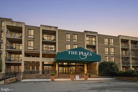 Photo of 803 N Howard Street #152, ALEXANDRIA, VA 22304 (MLS # VAAX2054586)