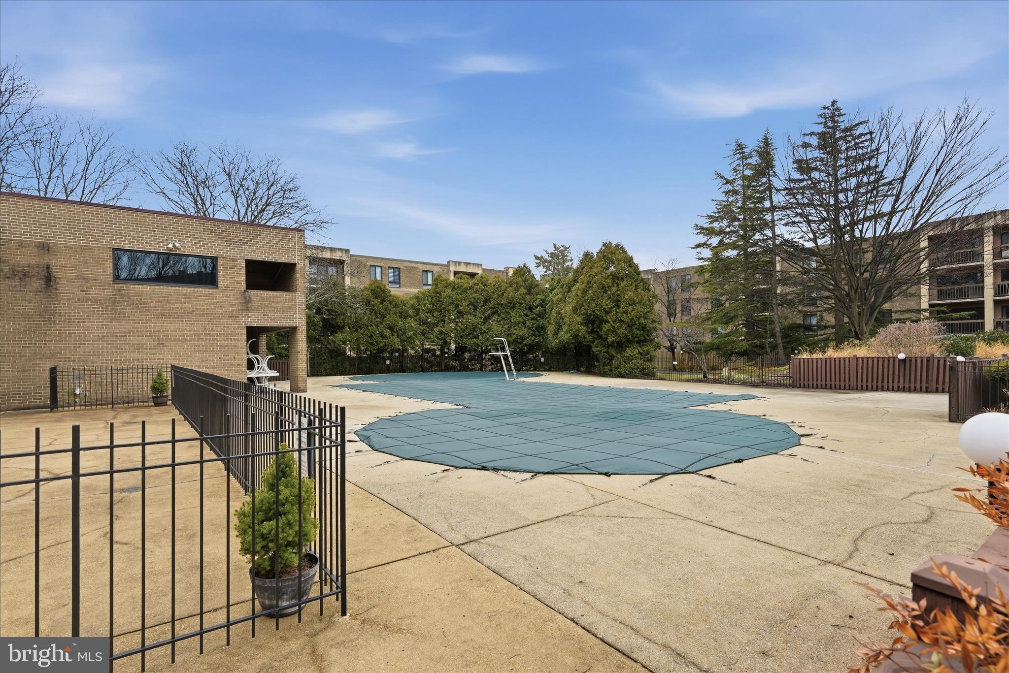 THE PLAZA - Residential