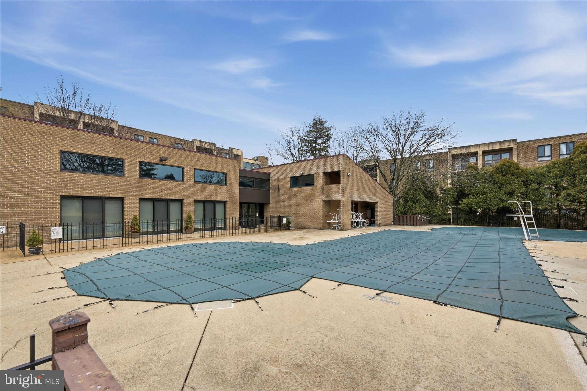 THE PLAZA - Residential