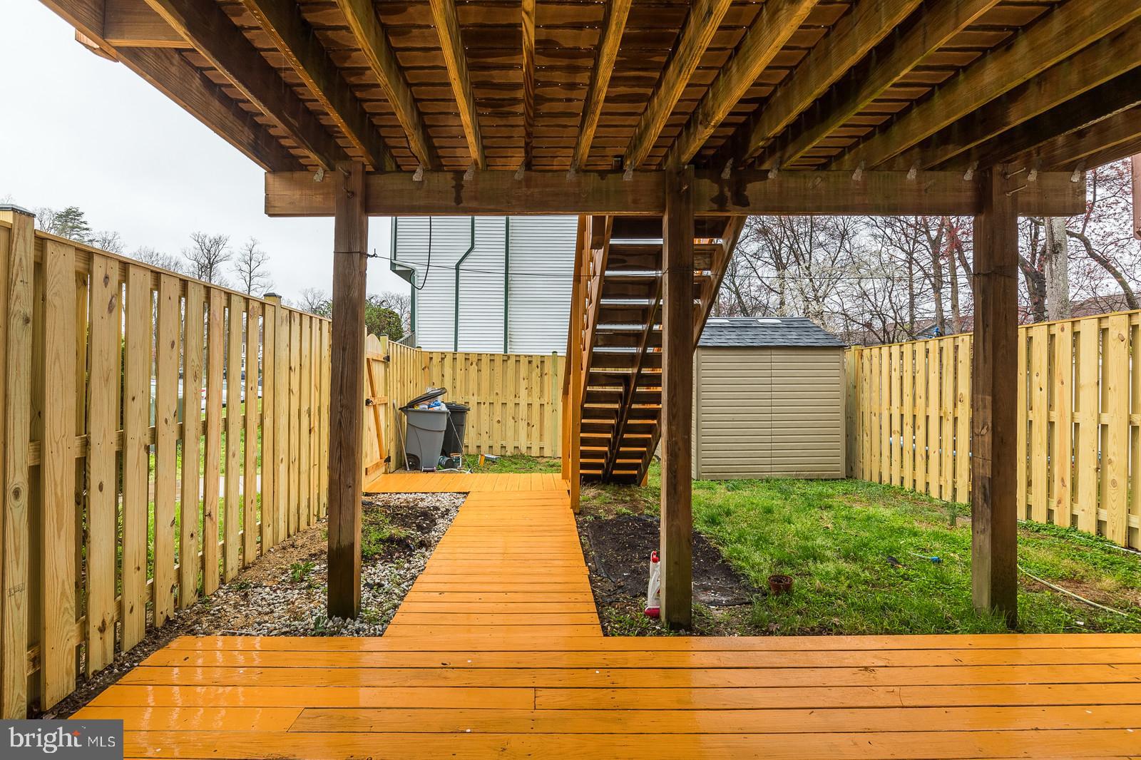 LAKE RIDGE - Residential