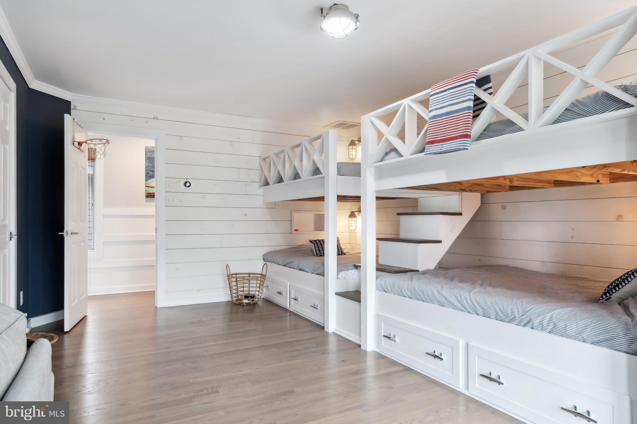 COVE CREEK CLUB - Residential