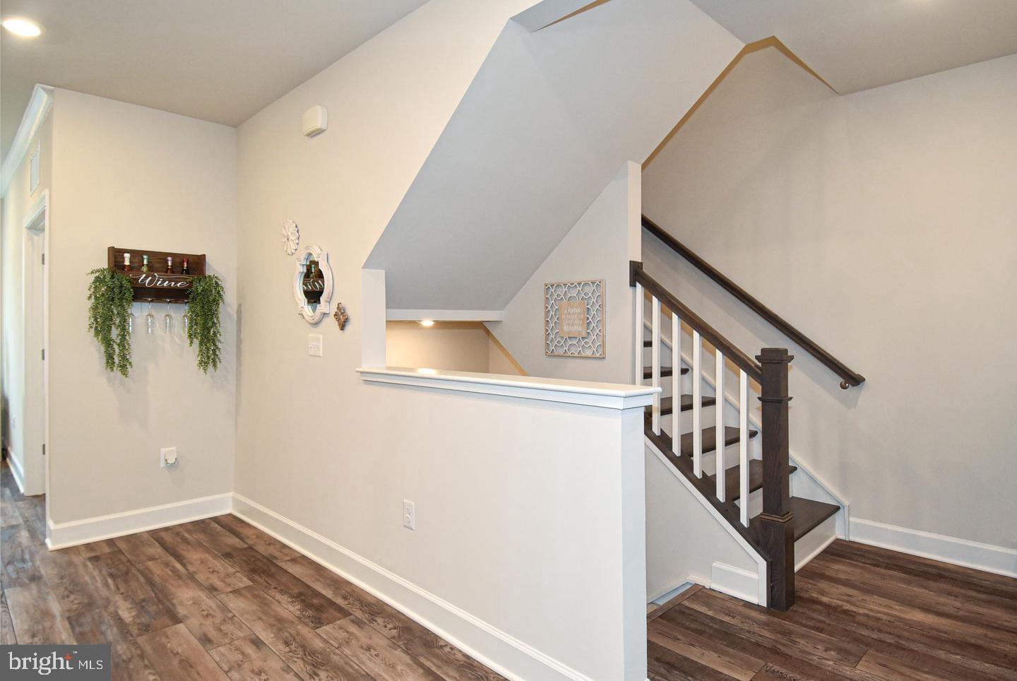 METRO WALK AT MOOREFIELD STATION - Residential Lease