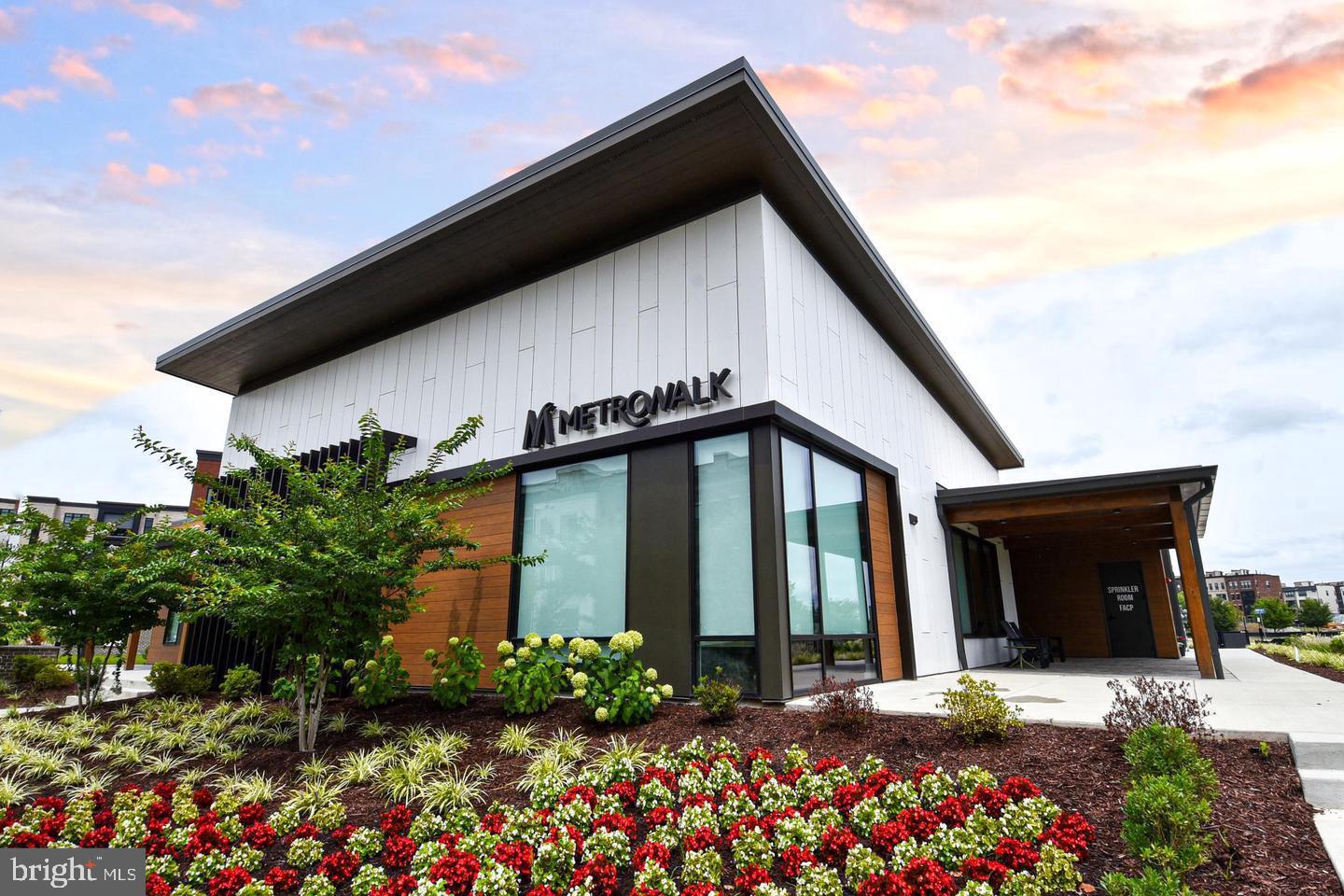 METRO WALK AT MOOREFIELD STATION - Residential Lease