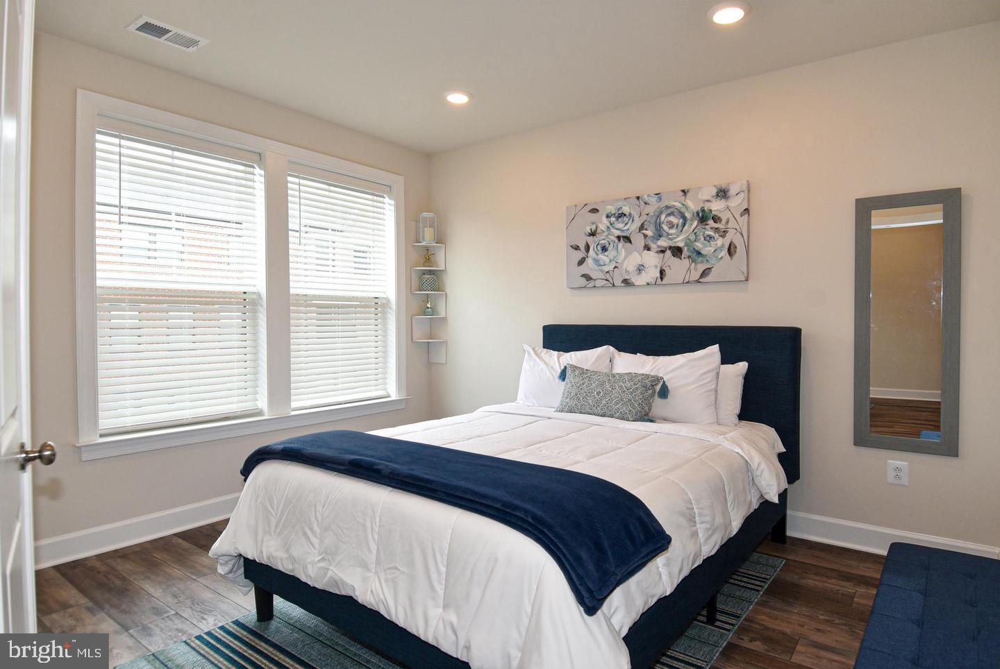 METRO WALK AT MOOREFIELD STATION - Residential Lease