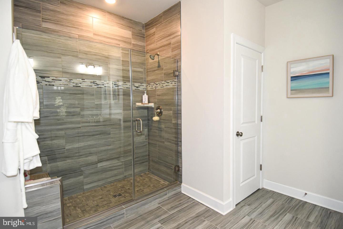 METRO WALK AT MOOREFIELD STATION - Residential Lease