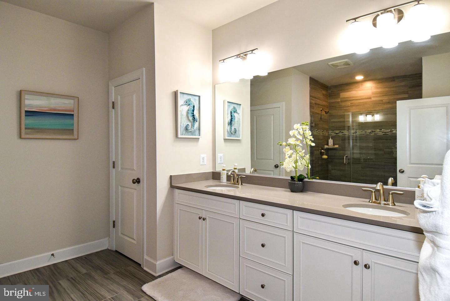 METRO WALK AT MOOREFIELD STATION - Residential Lease