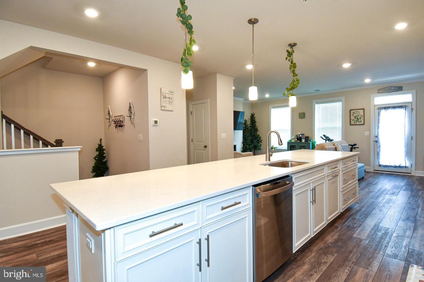 METRO WALK AT MOOREFIELD STATION - Residential Lease