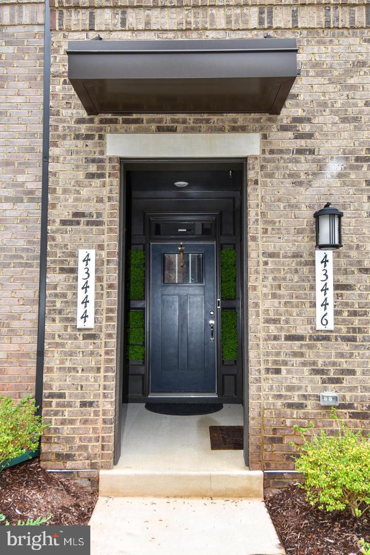 METRO WALK AT MOOREFIELD STATION - Residential Lease