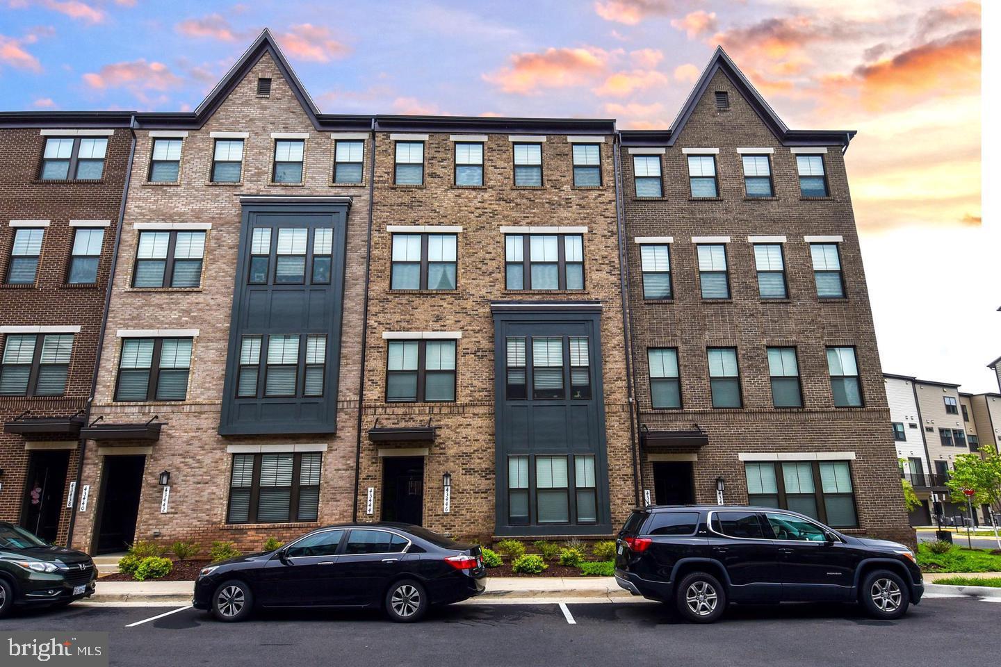 METRO WALK AT MOOREFIELD STATION - Residential Lease