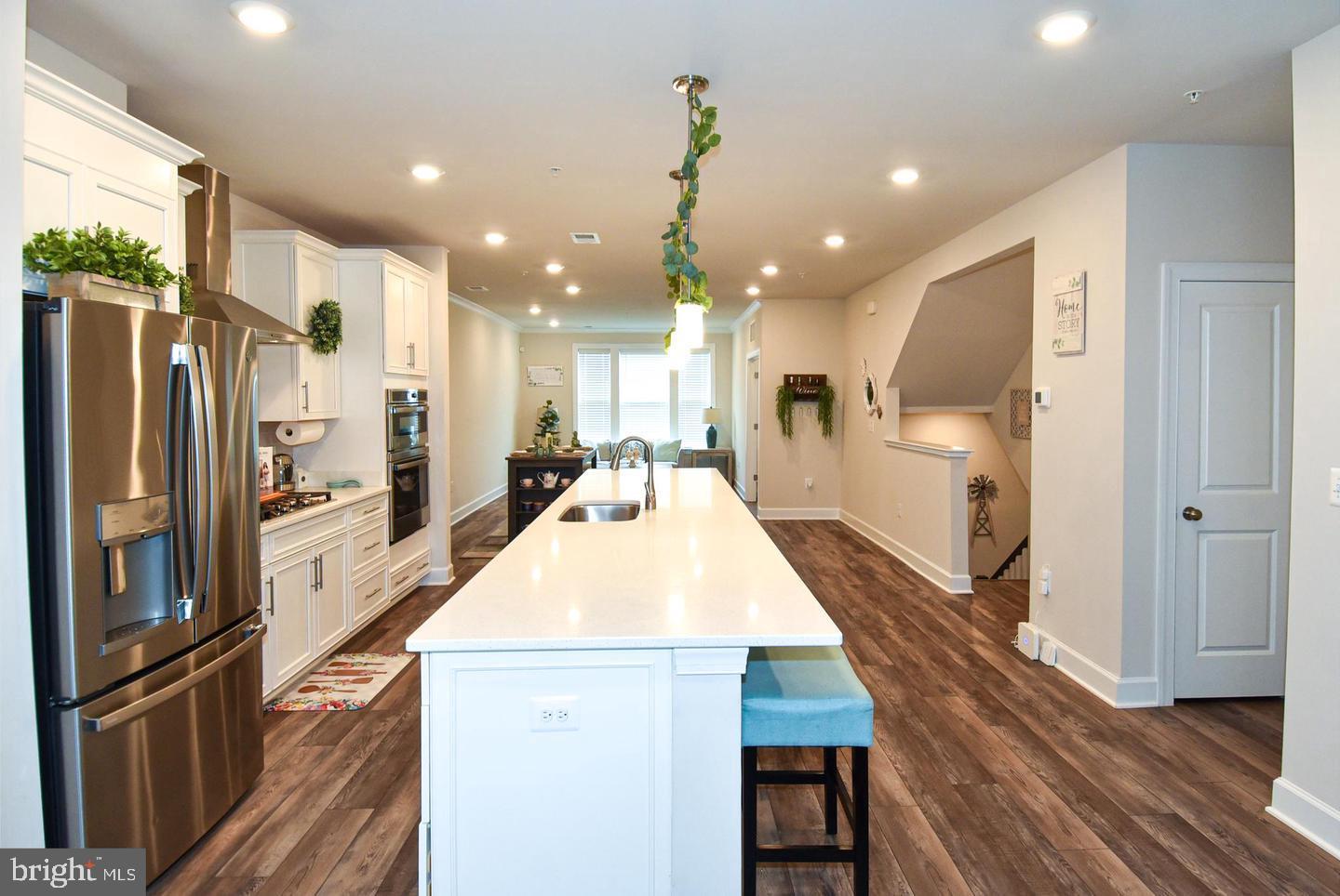 METRO WALK AT MOOREFIELD STATION - Residential Lease