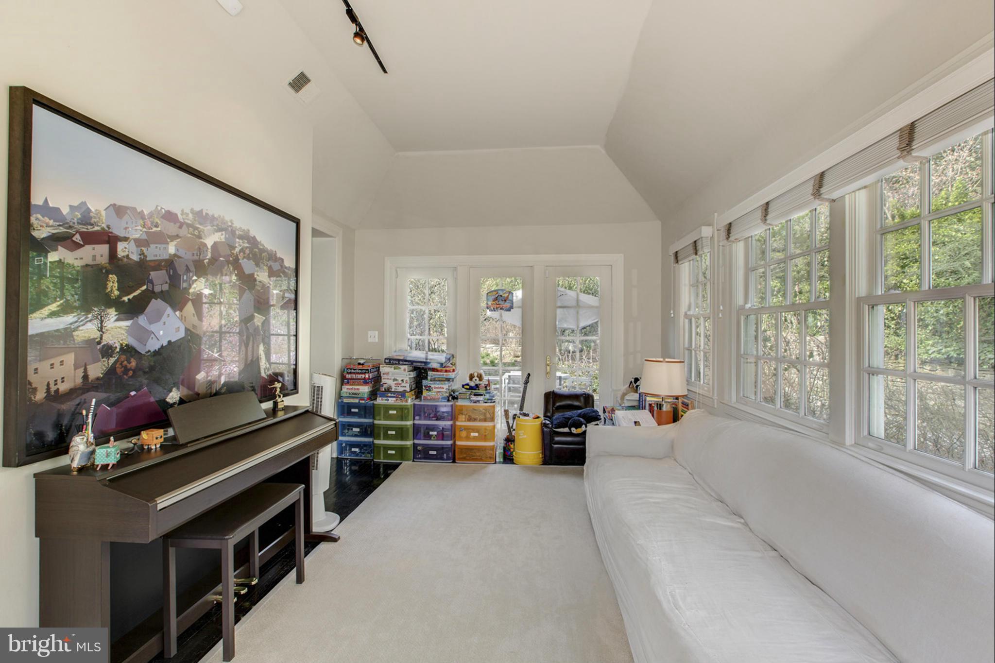 WESLEY HEIGHTS - Residential