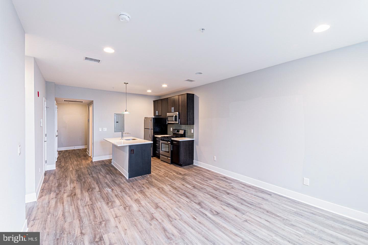 1607 CATHARINE STREET UNIT 2B