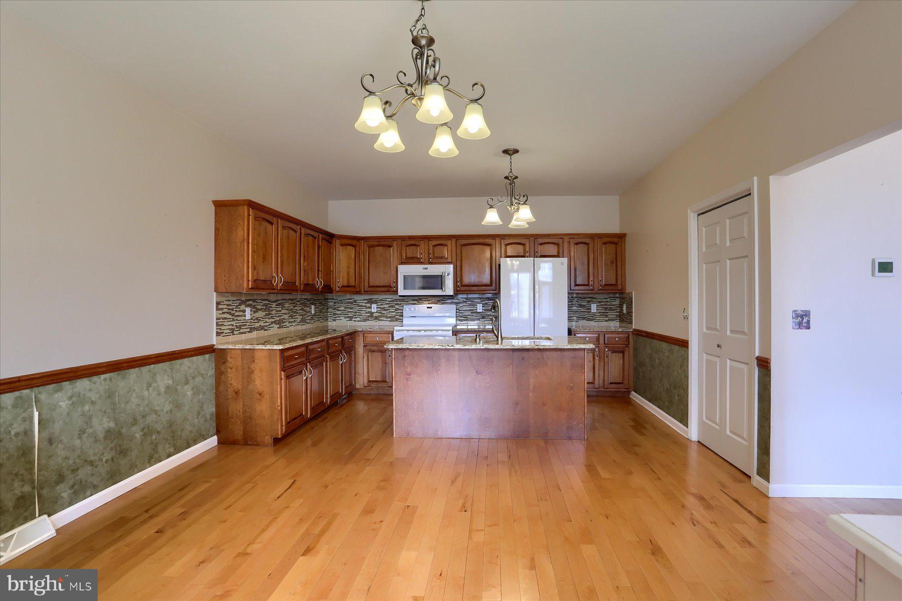 WHISPER WOODS - Residential