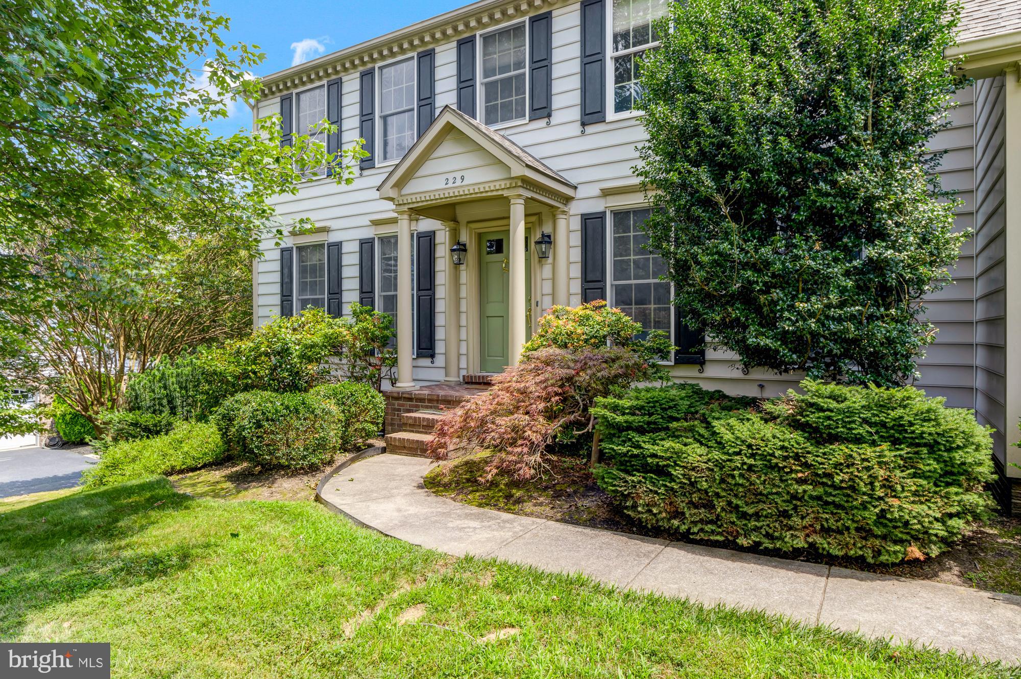229 ROLLING KNOLL DRIVE