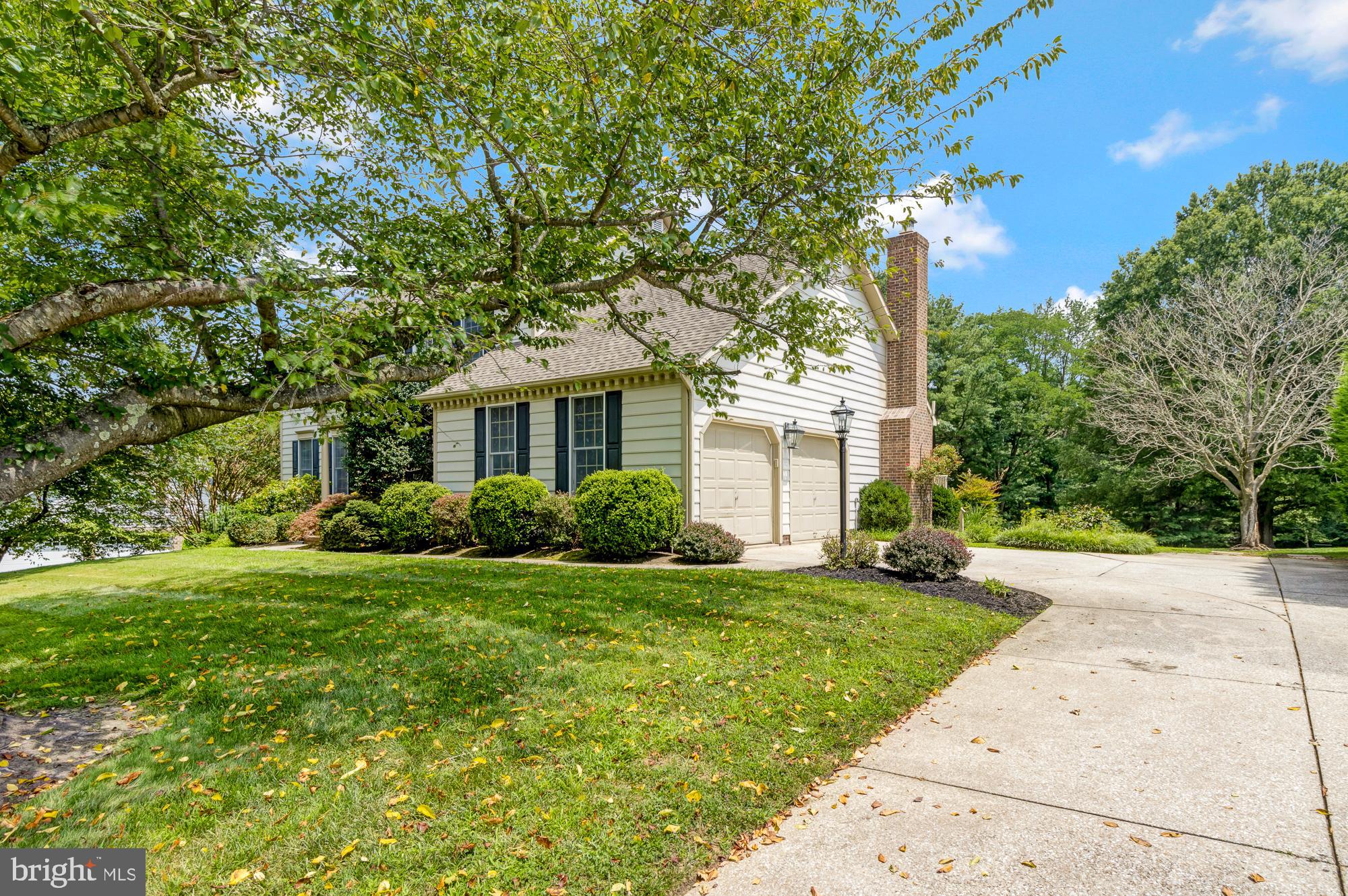 229 ROLLING KNOLL DRIVE