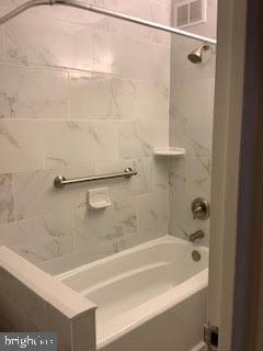 ART MUSEUM AREA - Residential Lease