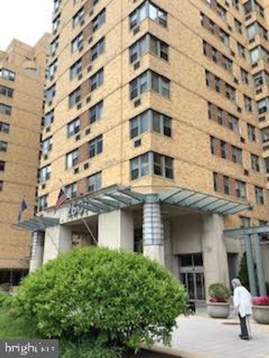 Live in the beautiful Art Museum Area!  Enter into an extra large living room that allows you plenty of space for entertaining. As an extra bonus, there is a Murphy bed for when you have overnight guests. The kitchen has granite counter tops, stainless steel appliances and lots of cabinets and counter space. There is plenty of room for a dining table. The bathroom has been completely updated. The bedroom is extra large and will allow you to have an office area or extra living/storage space. This unit is in an Art Deco building with 24/7 security, large fitness center and shuttle to get you into the center of town. Tenant pays for electric and cable. Brand new AC/HEAT units. Tenant occupied.