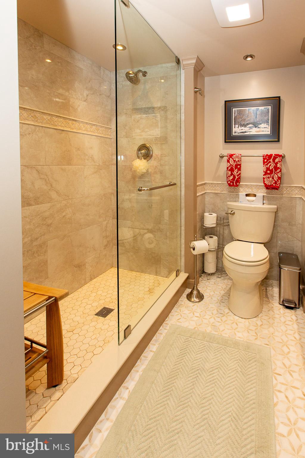 VALLEY FORGE TOWER - Residential