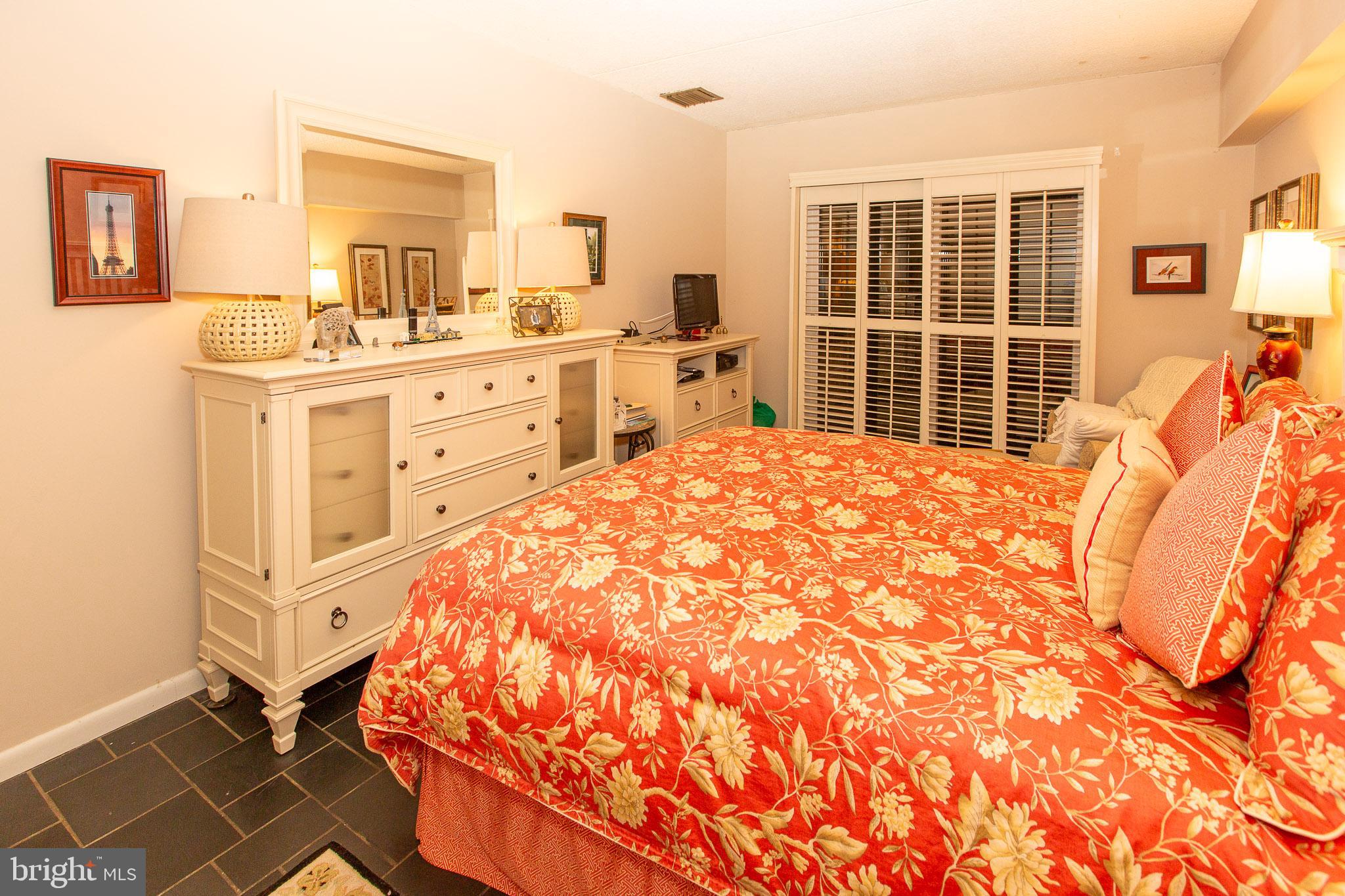 VALLEY FORGE TOWER - Residential