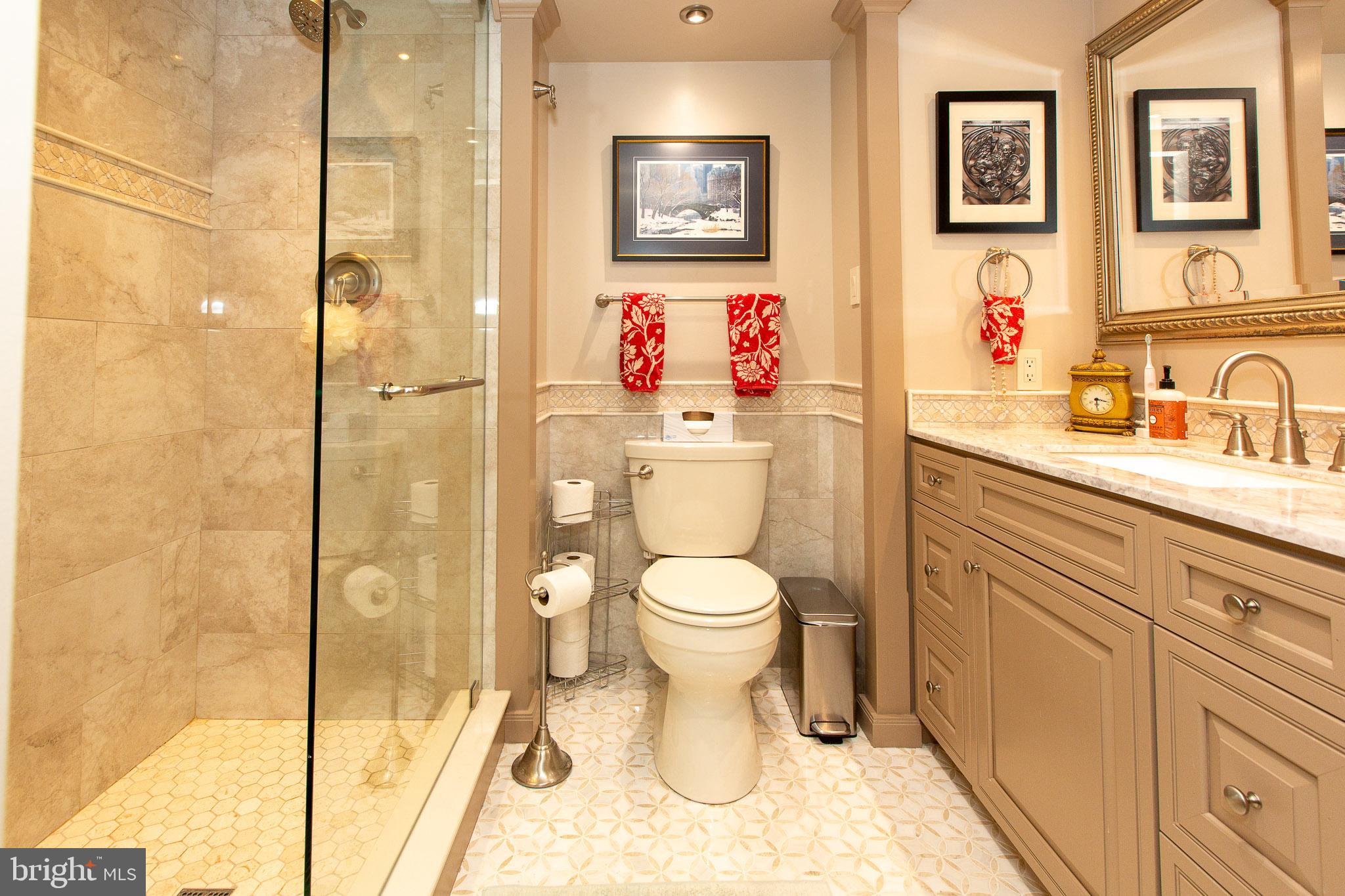 VALLEY FORGE TOWER - Residential