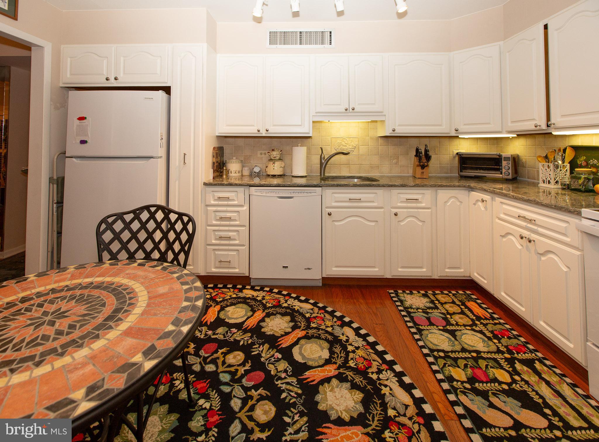 VALLEY FORGE TOWER - Residential