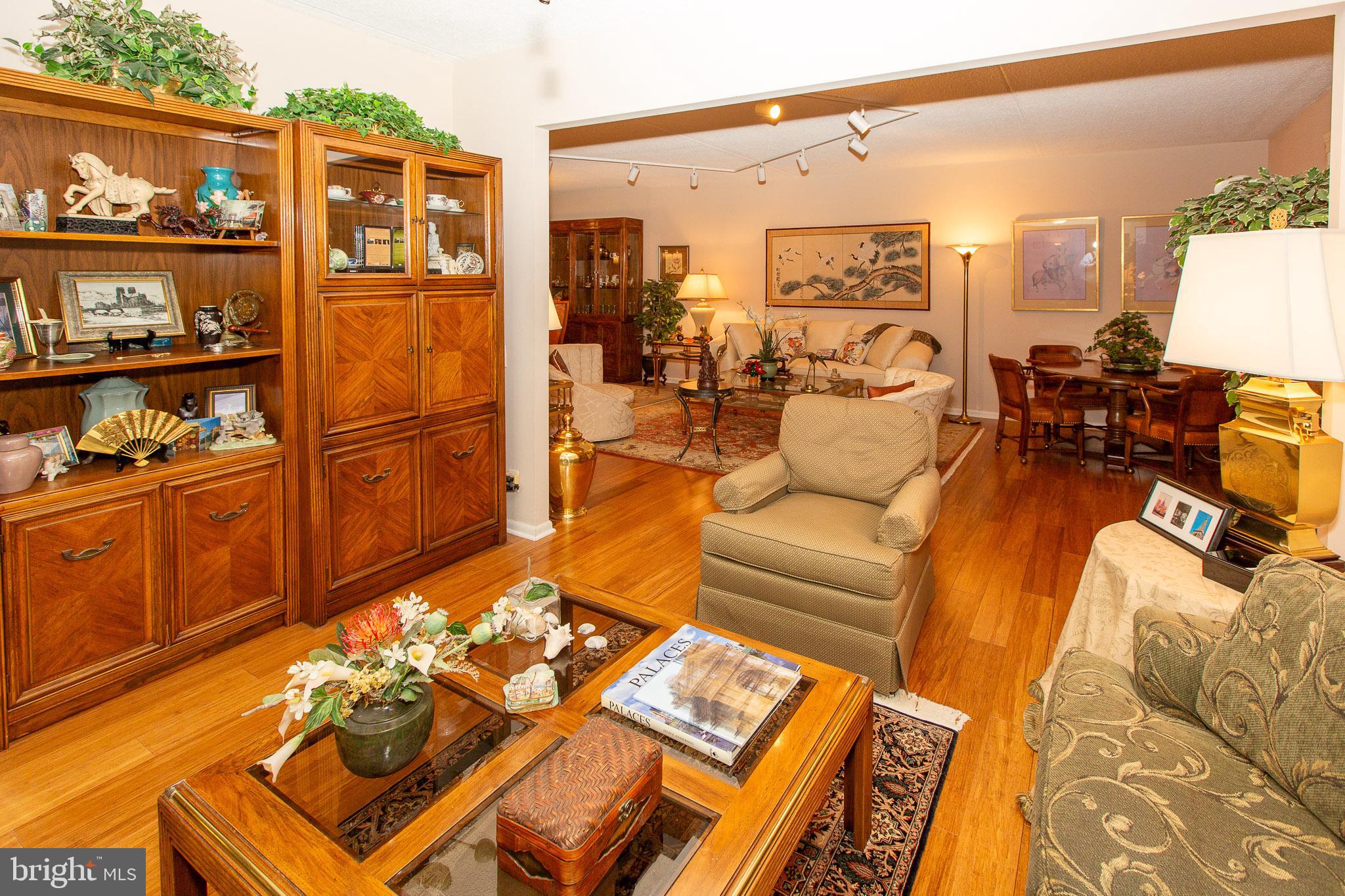 VALLEY FORGE TOWER - Residential