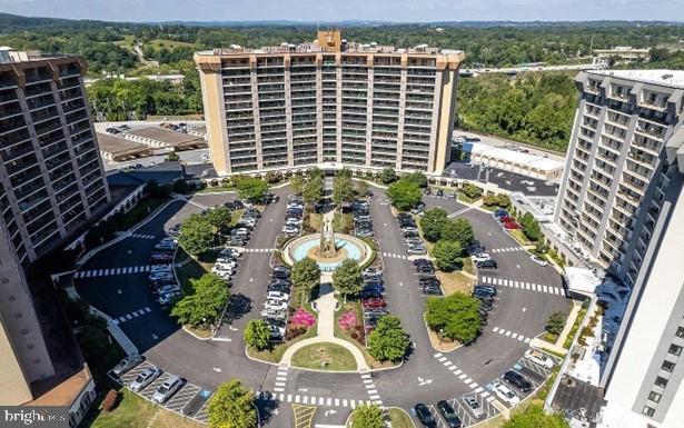 VALLEY FORGE TOWER - Residential