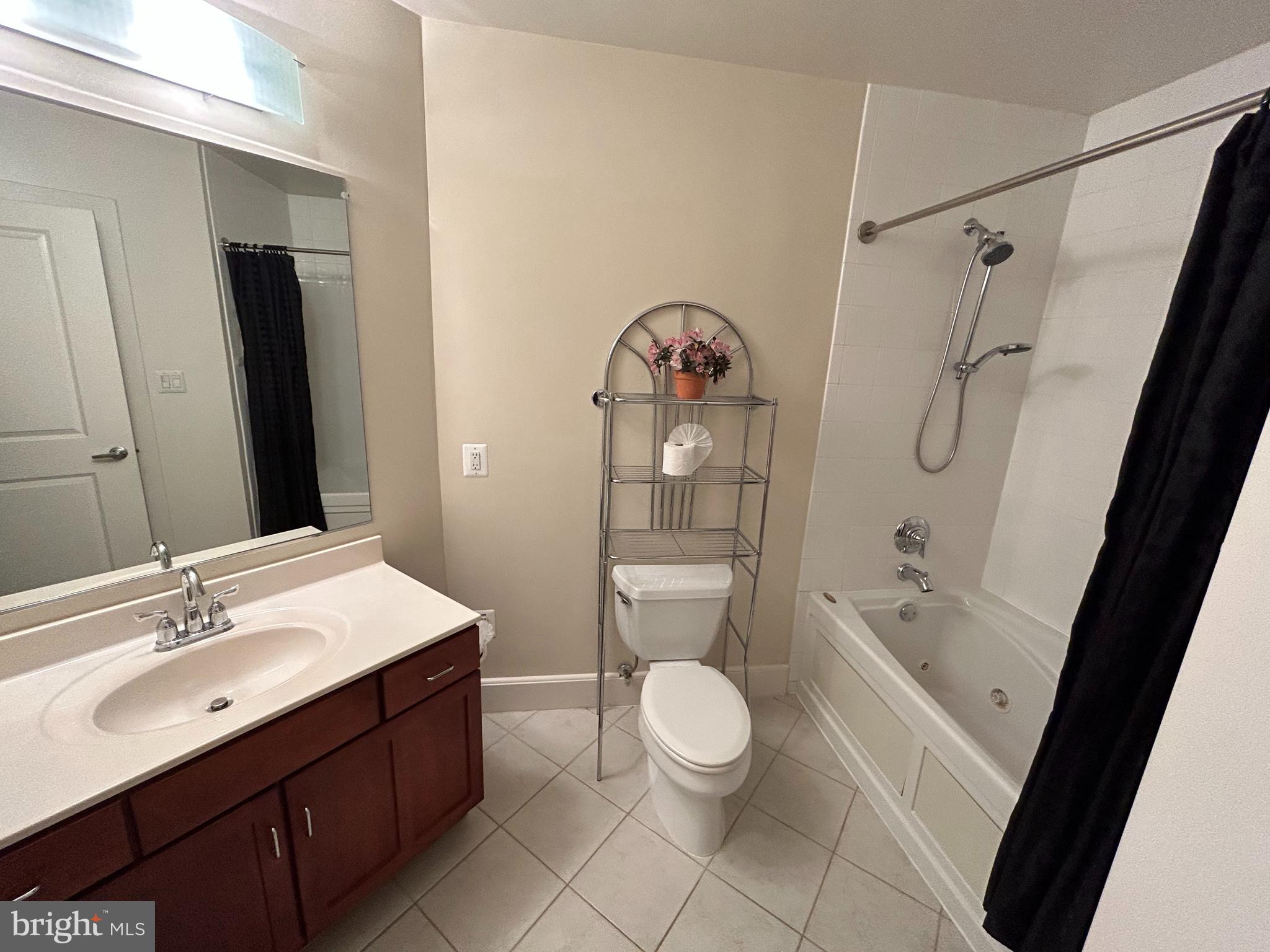 THE HARTFORD - Residential Lease