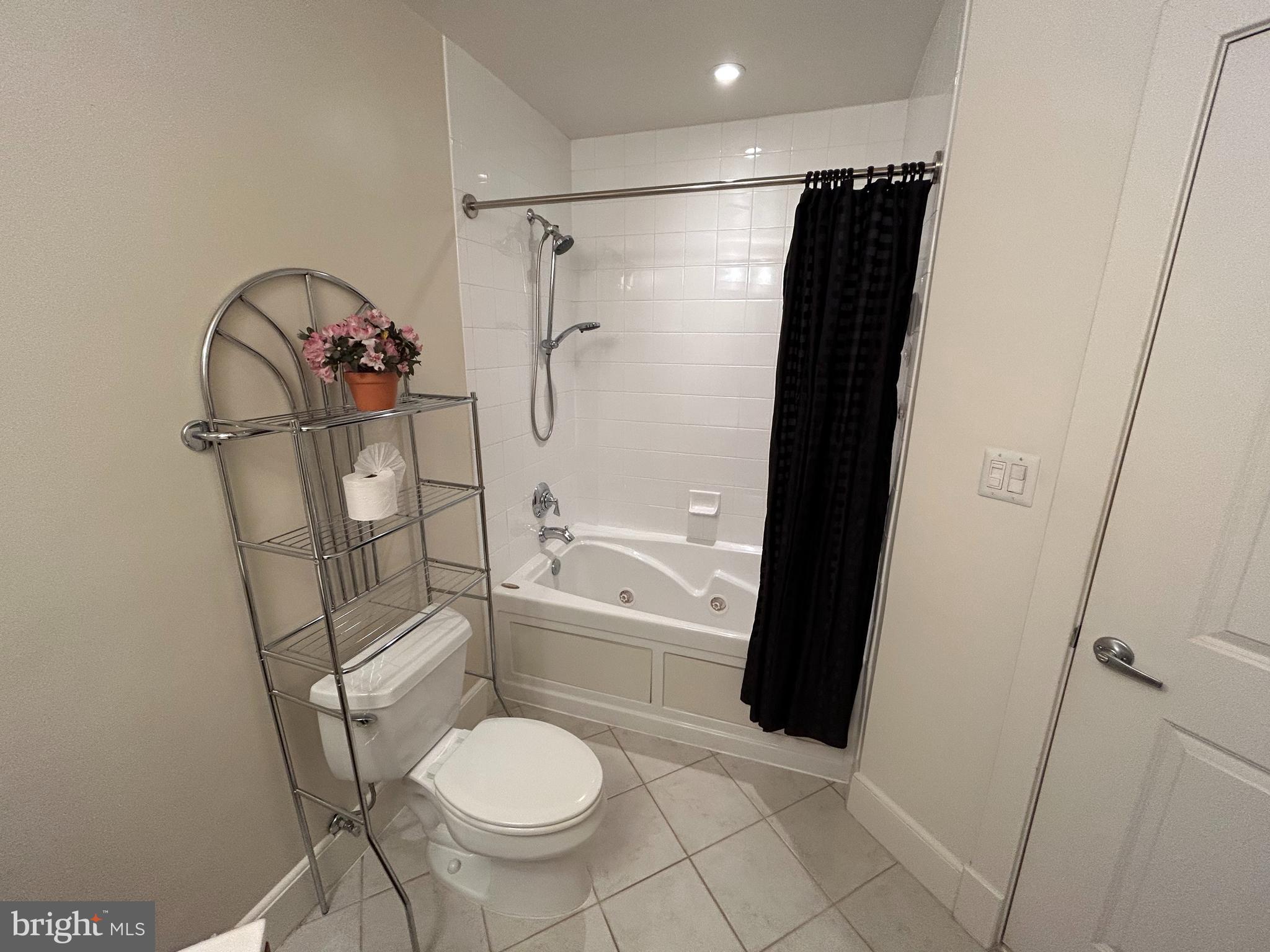 THE HARTFORD - Residential Lease