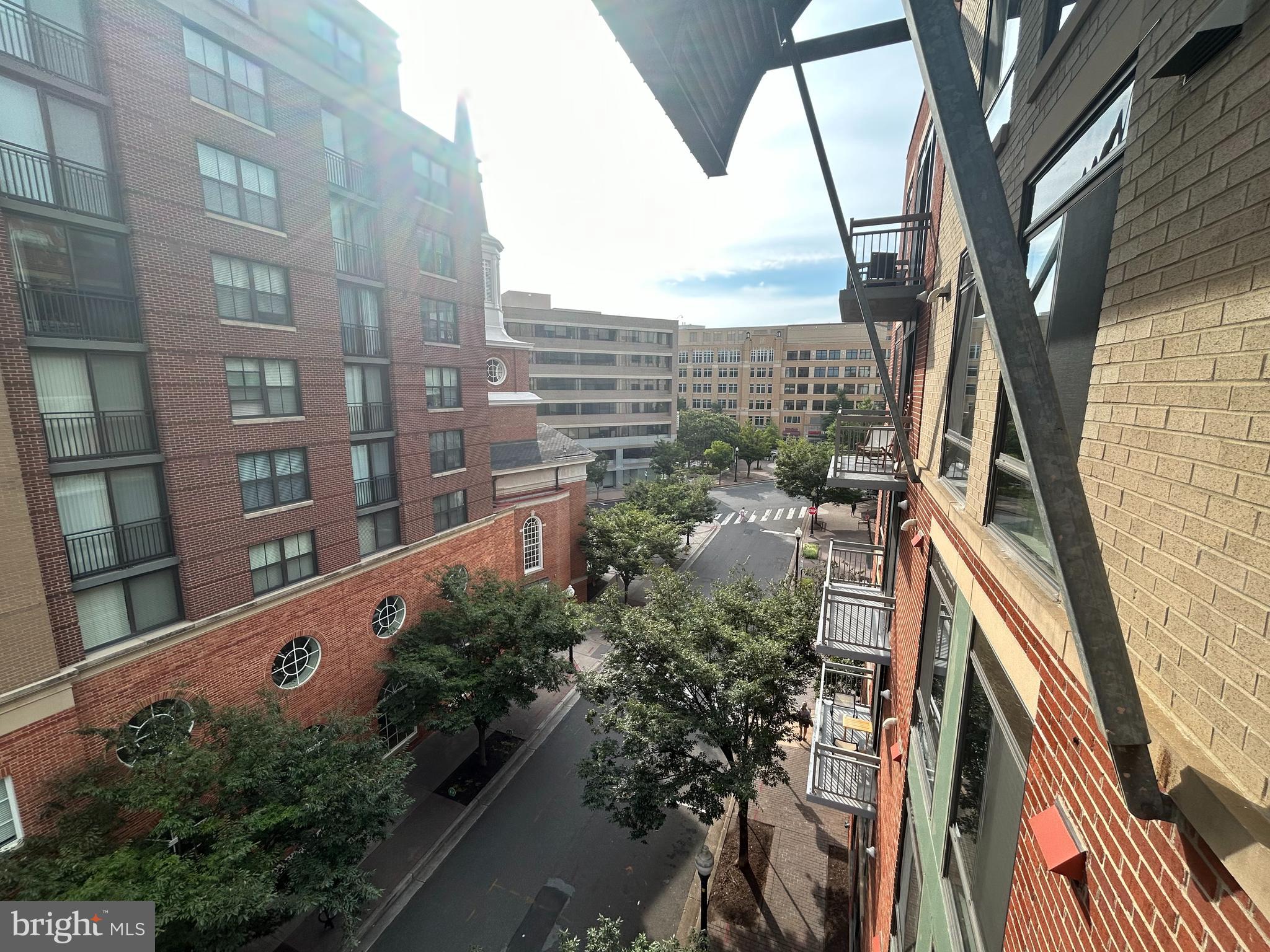 THE HARTFORD - Residential Lease