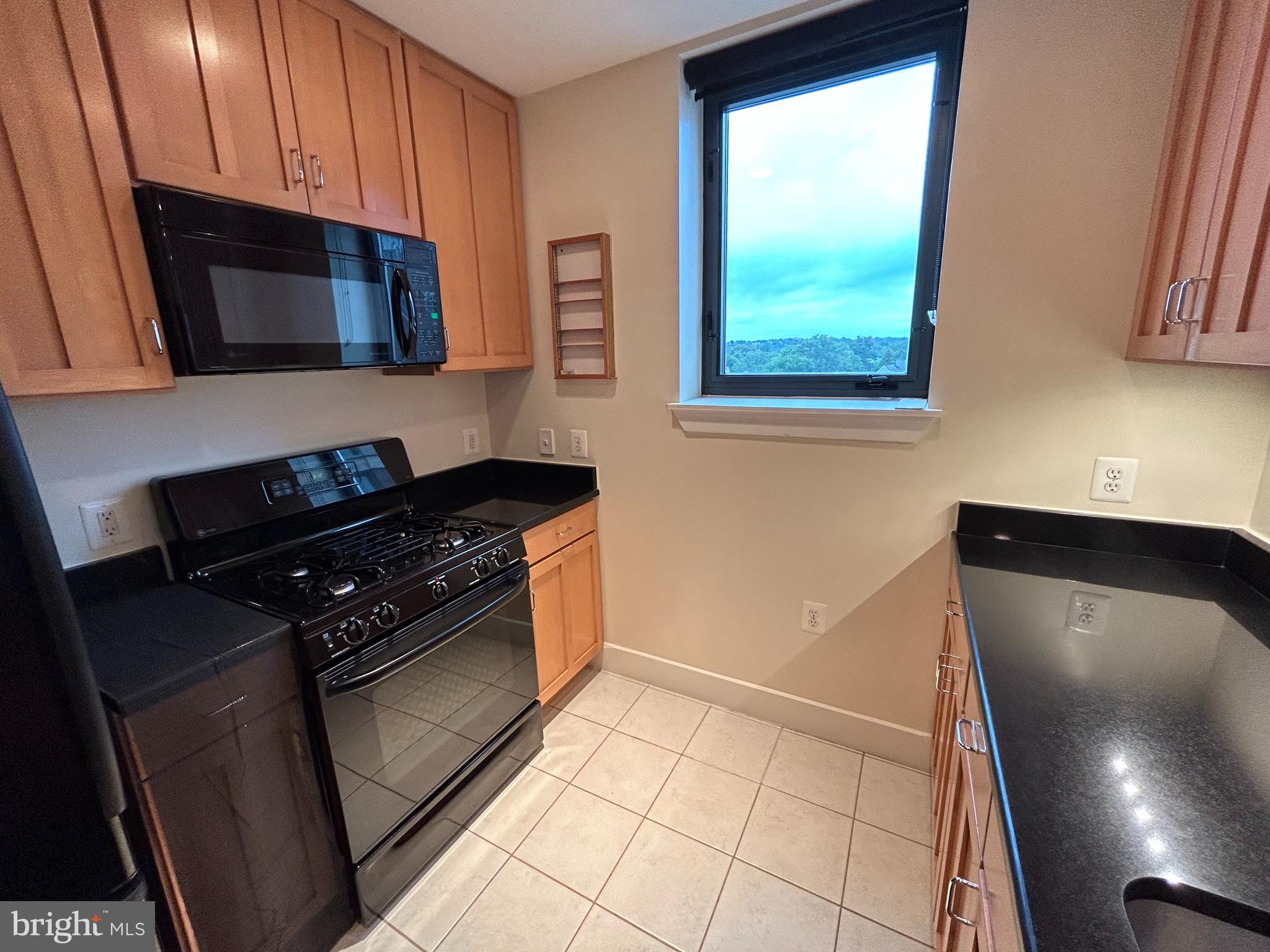 THE HARTFORD - Residential Lease