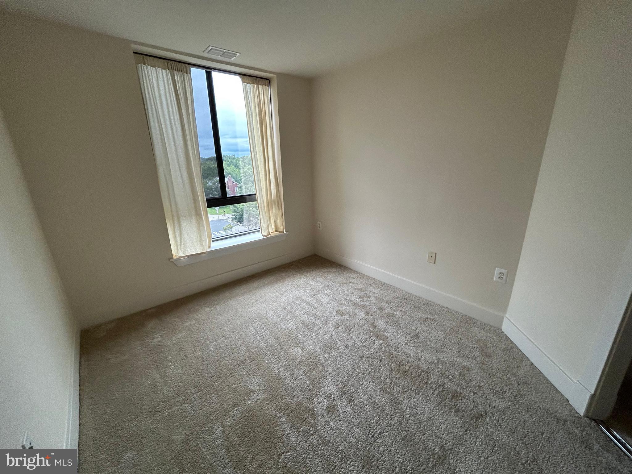 THE HARTFORD - Residential Lease