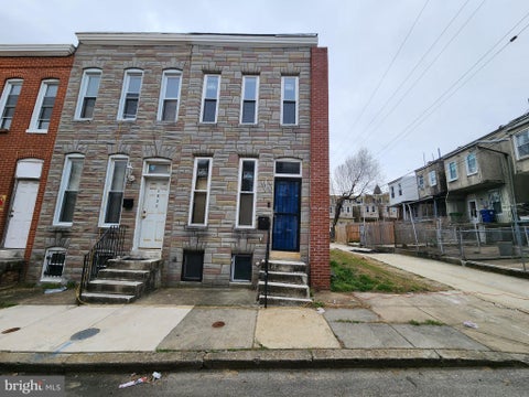 Townhouse For Sale - 1839 W Fairmount Avenue<br/> BALTIMORE, MD 21223