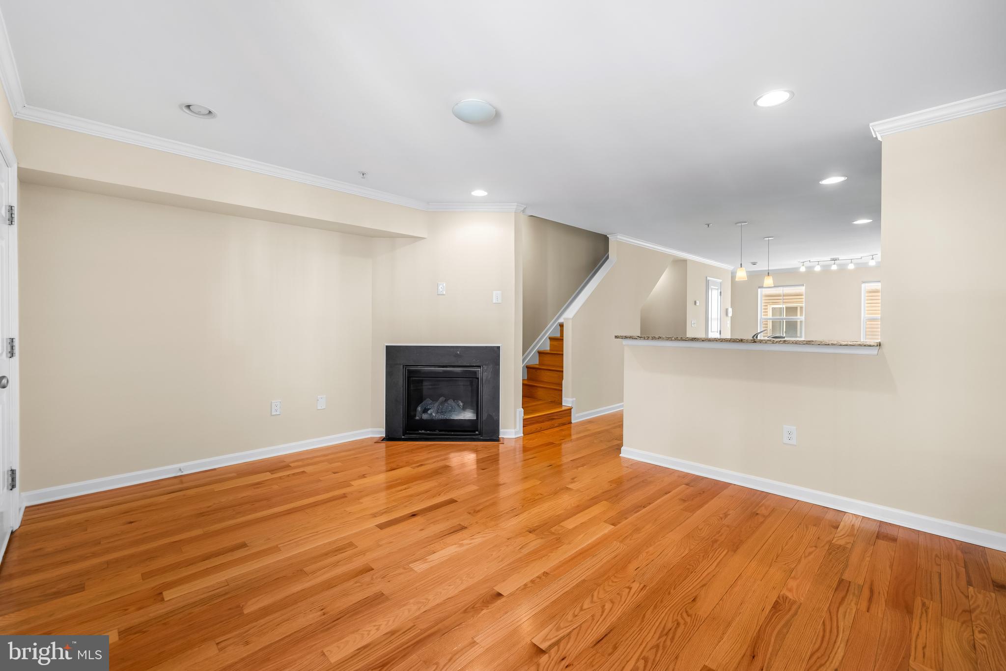 ATHENA SQUARE - Residential