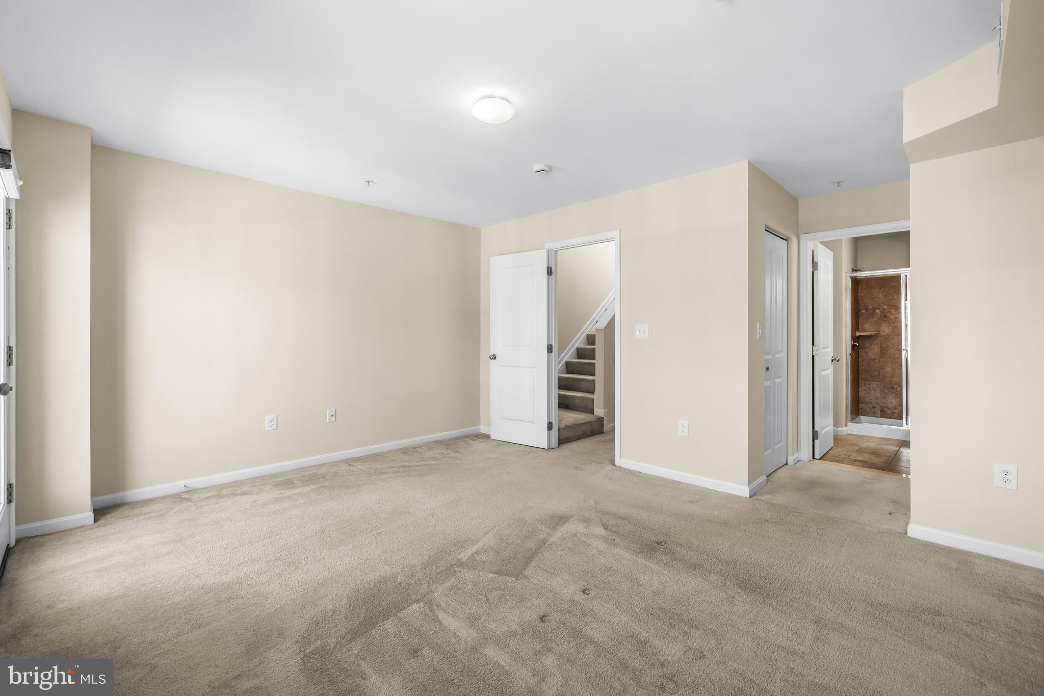 ATHENA SQUARE - Residential