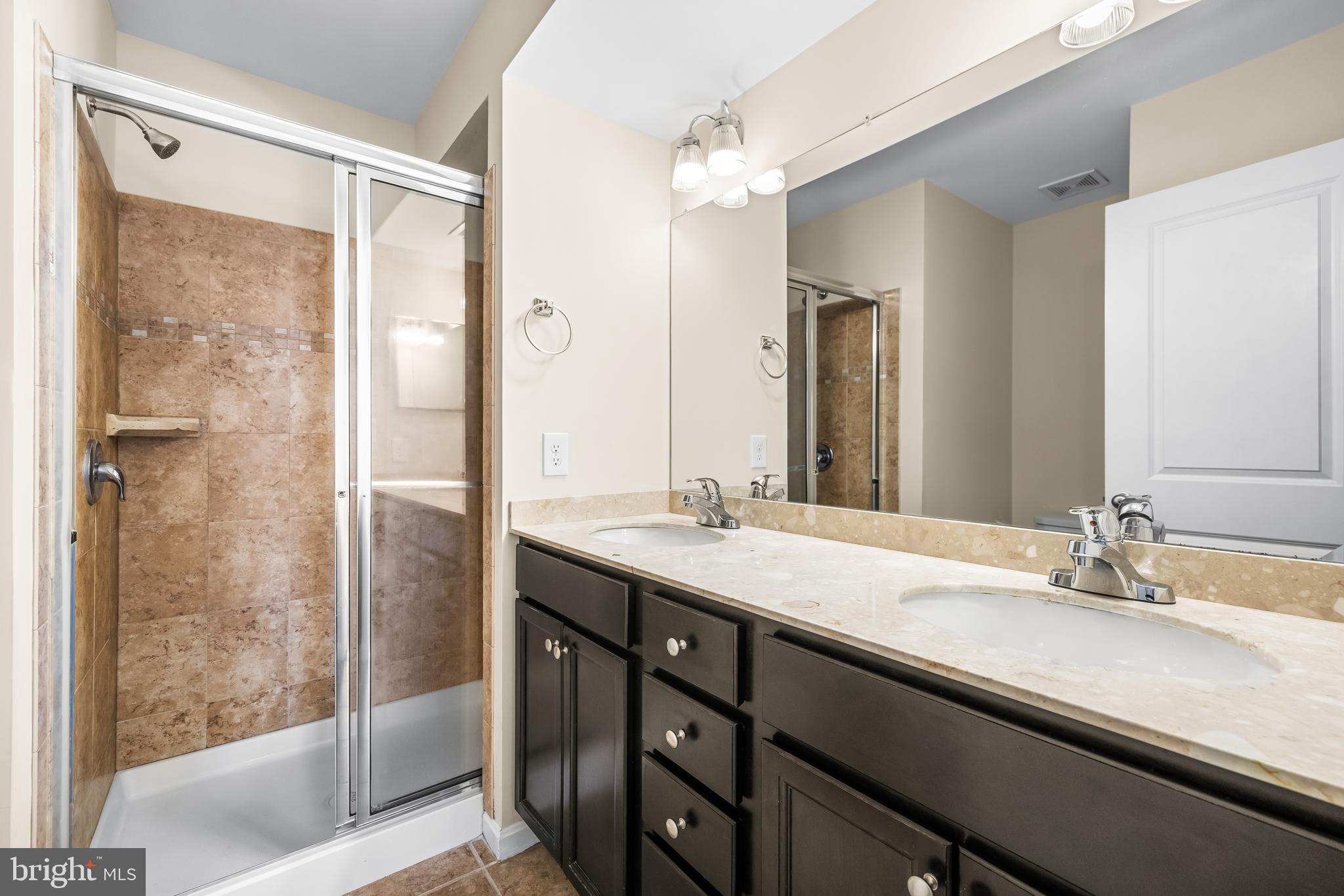 ATHENA SQUARE - Residential