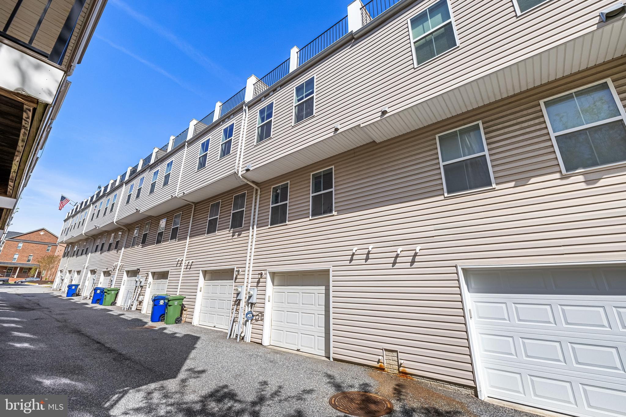 ATHENA SQUARE - Residential