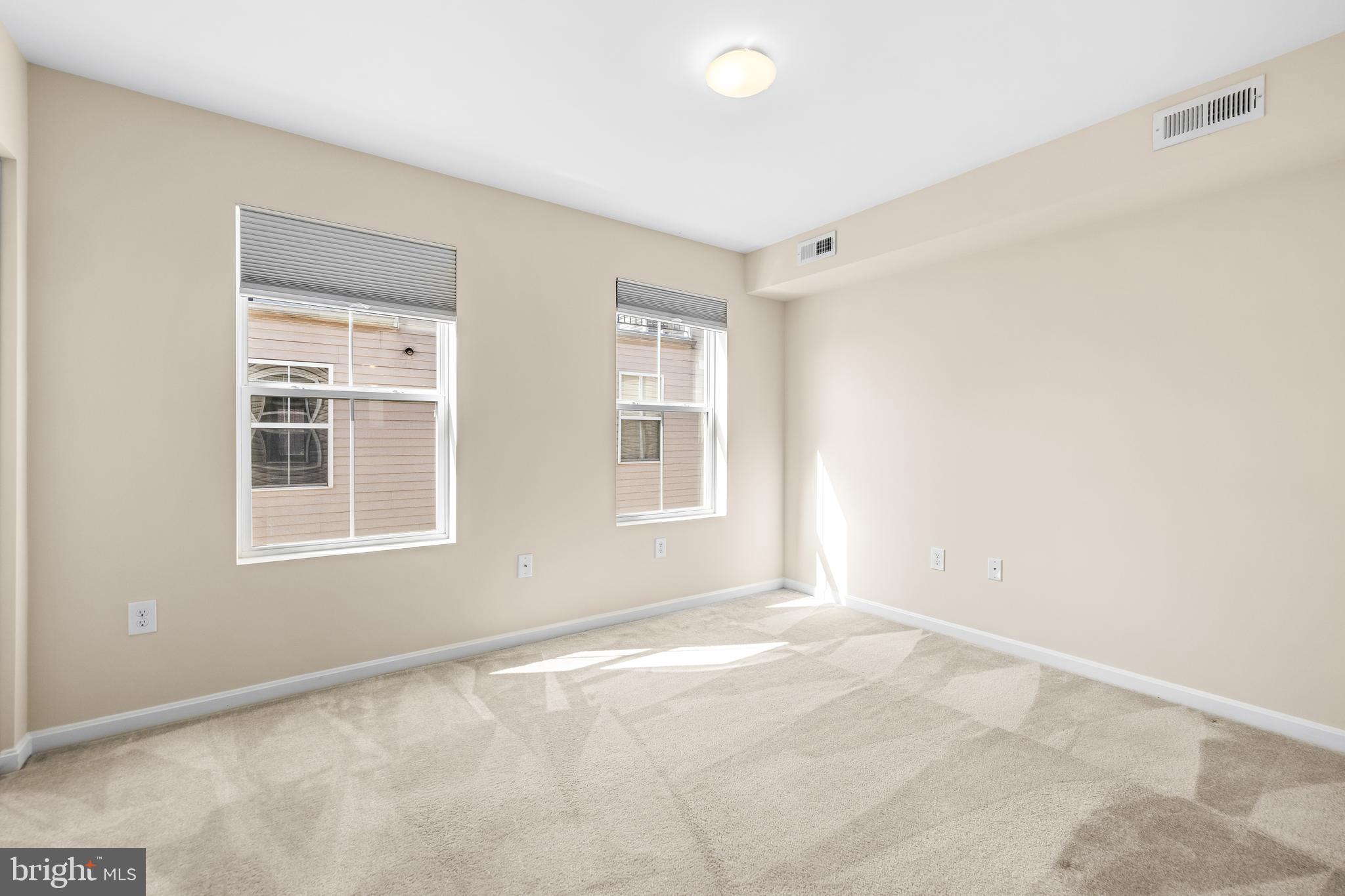 ATHENA SQUARE - Residential