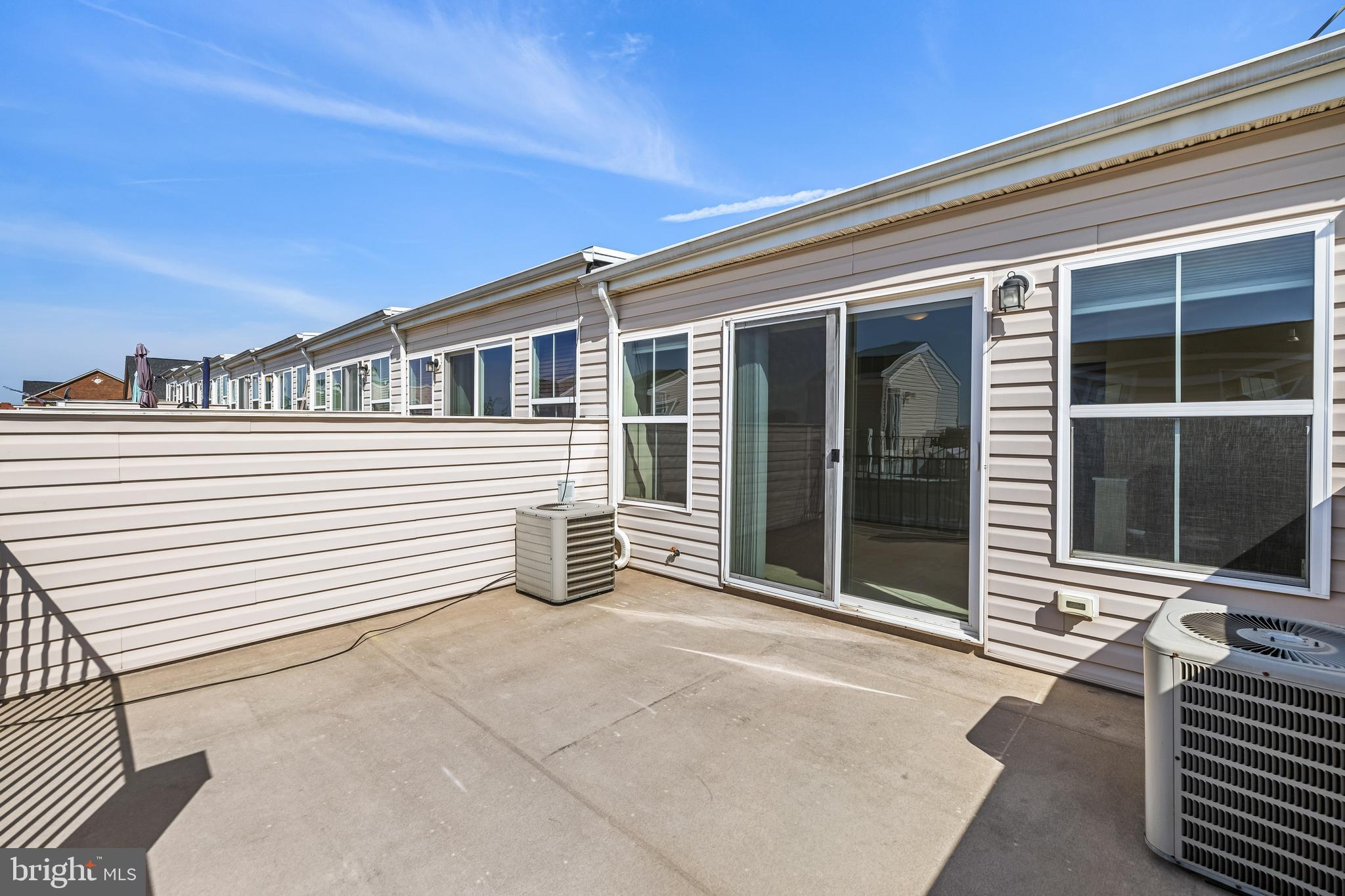 ATHENA SQUARE - Residential