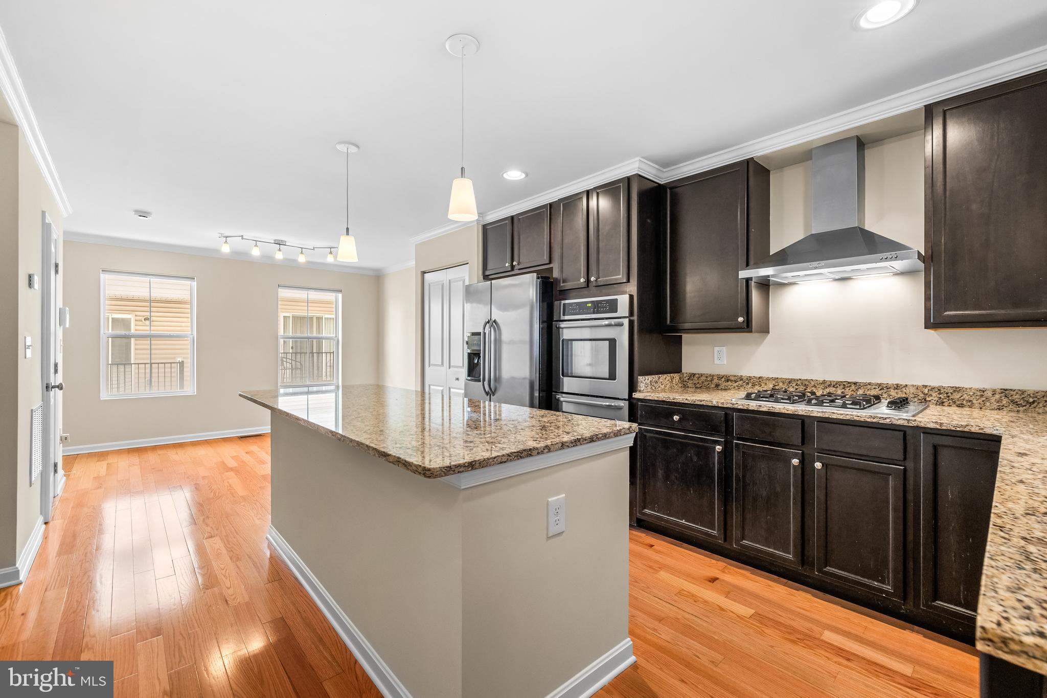 ATHENA SQUARE - Residential