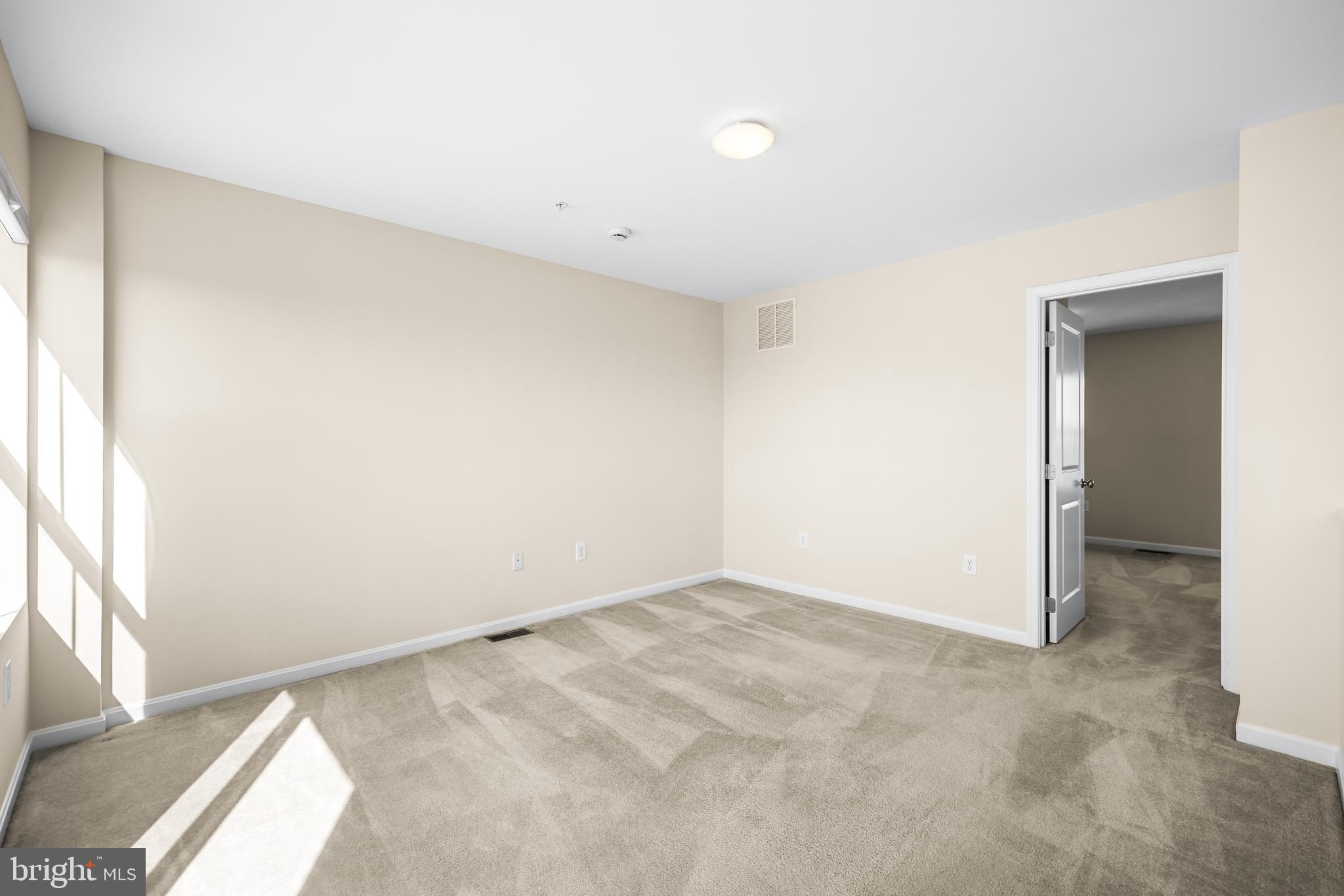 ATHENA SQUARE - Residential