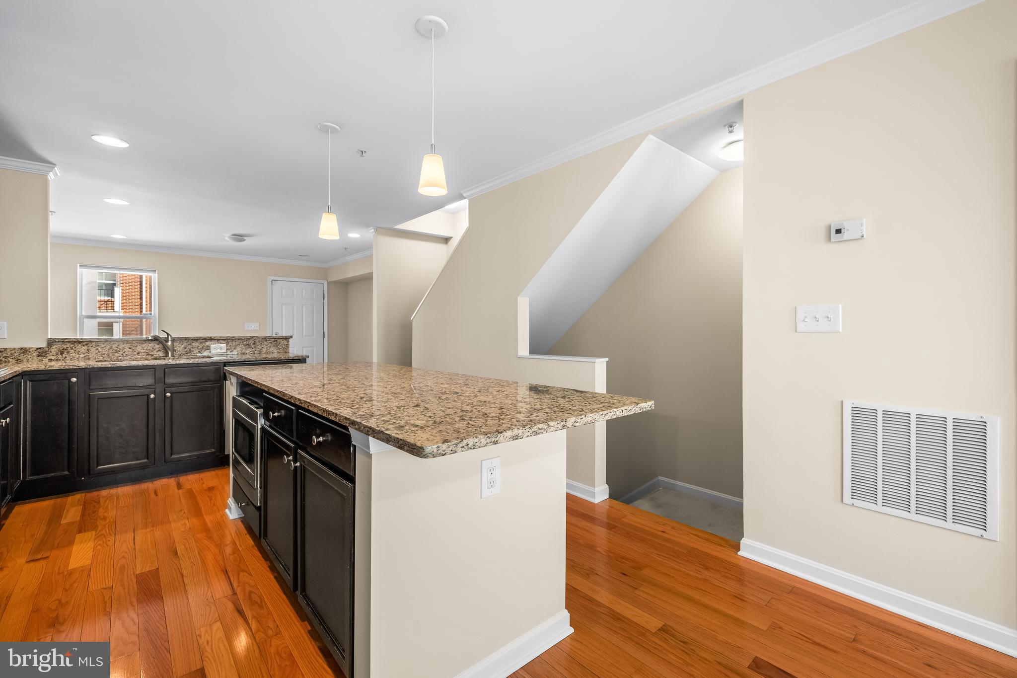 ATHENA SQUARE - Residential