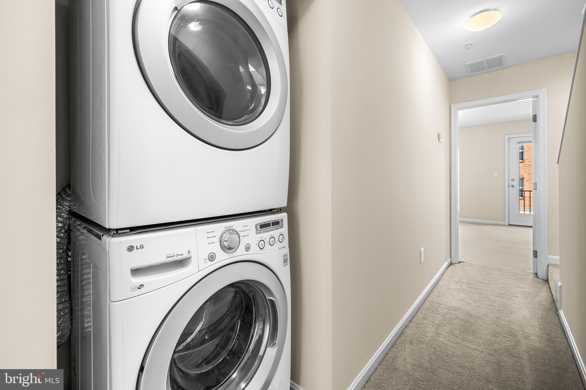 ATHENA SQUARE - Residential