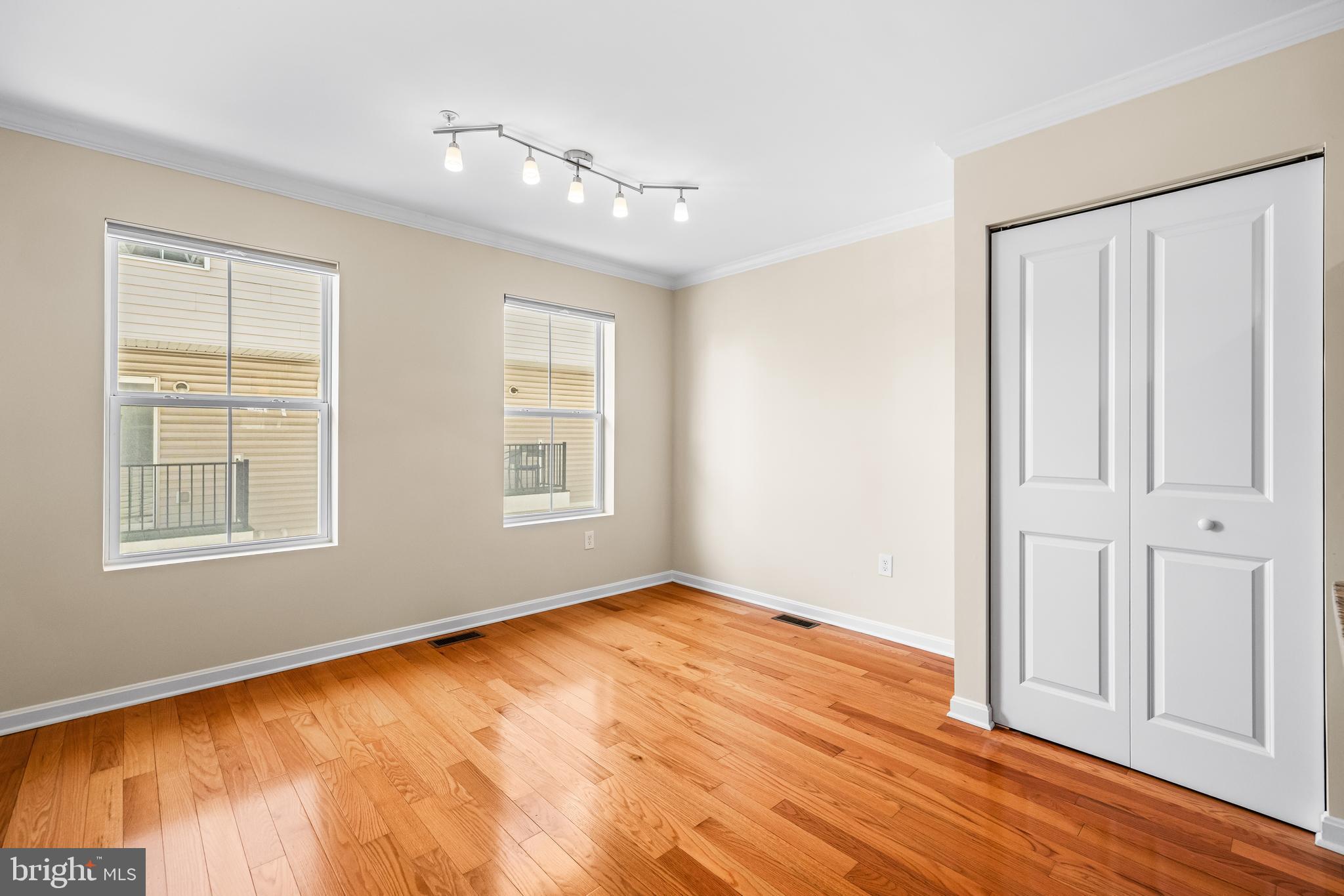 ATHENA SQUARE - Residential