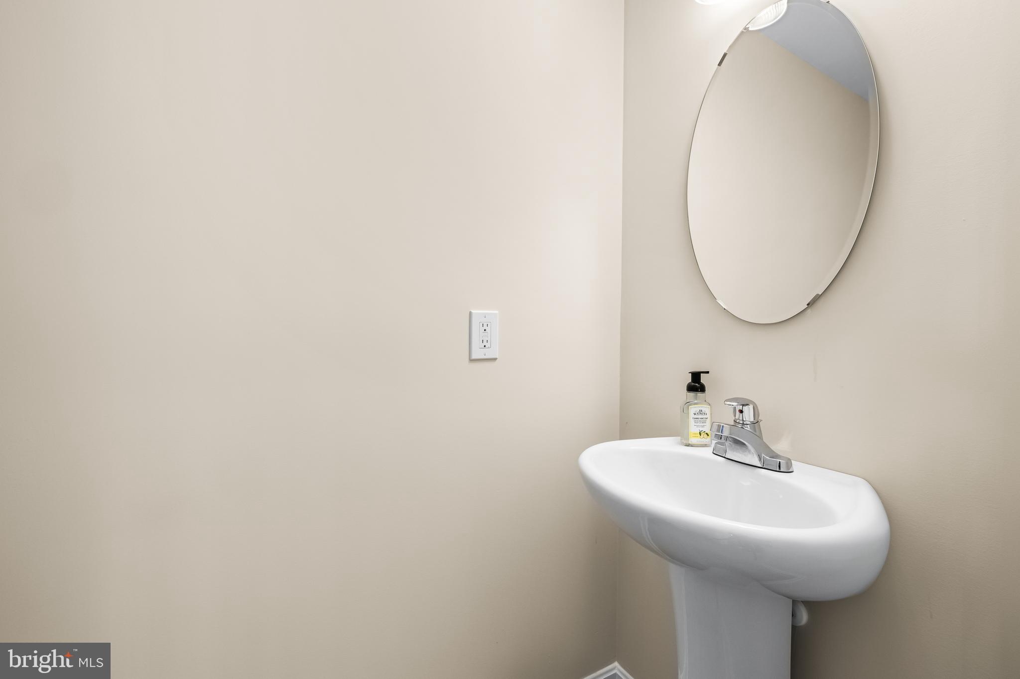 ATHENA SQUARE - Residential