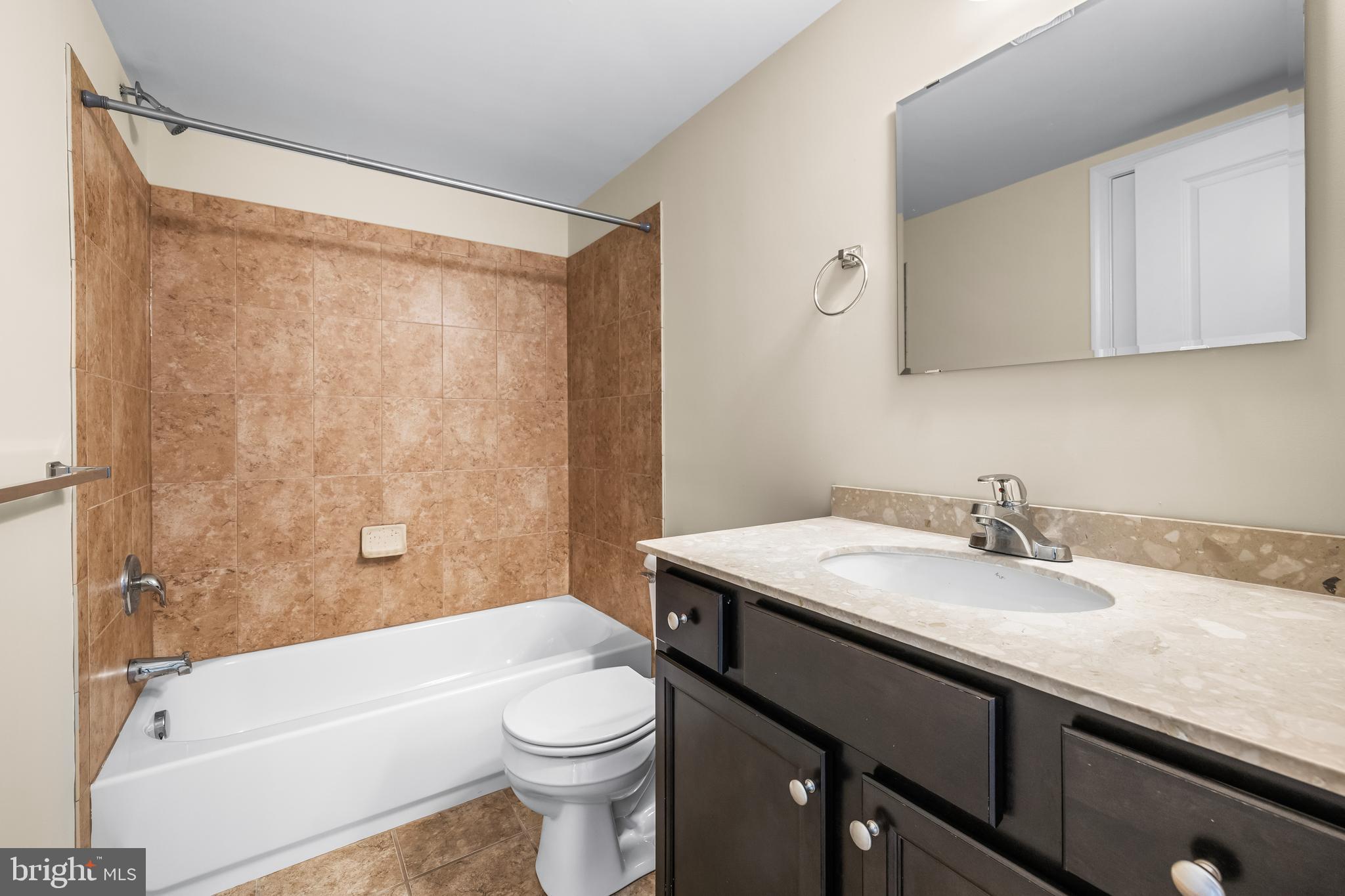 ATHENA SQUARE - Residential