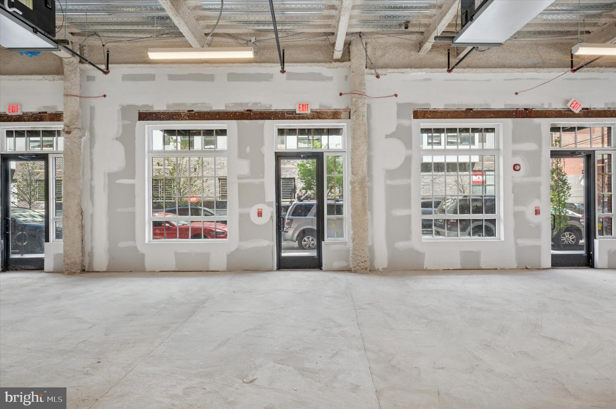 EAST KENSINGTON - Commercial Lease