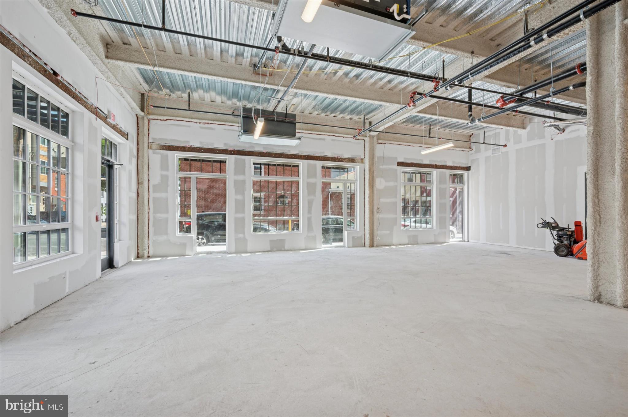 EAST KENSINGTON - Commercial Lease